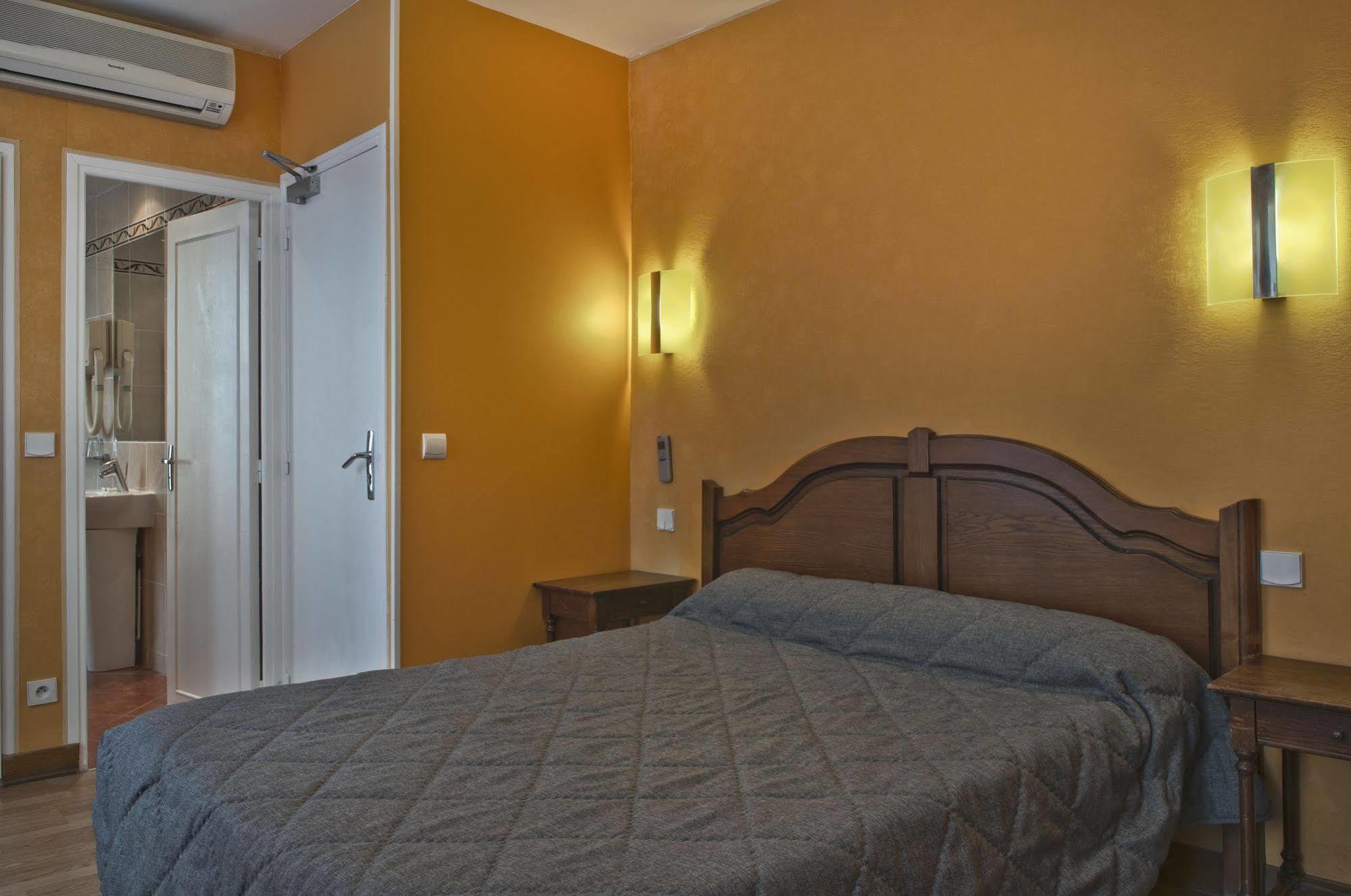 Hotel Du Commerce Paris Luaran gambar