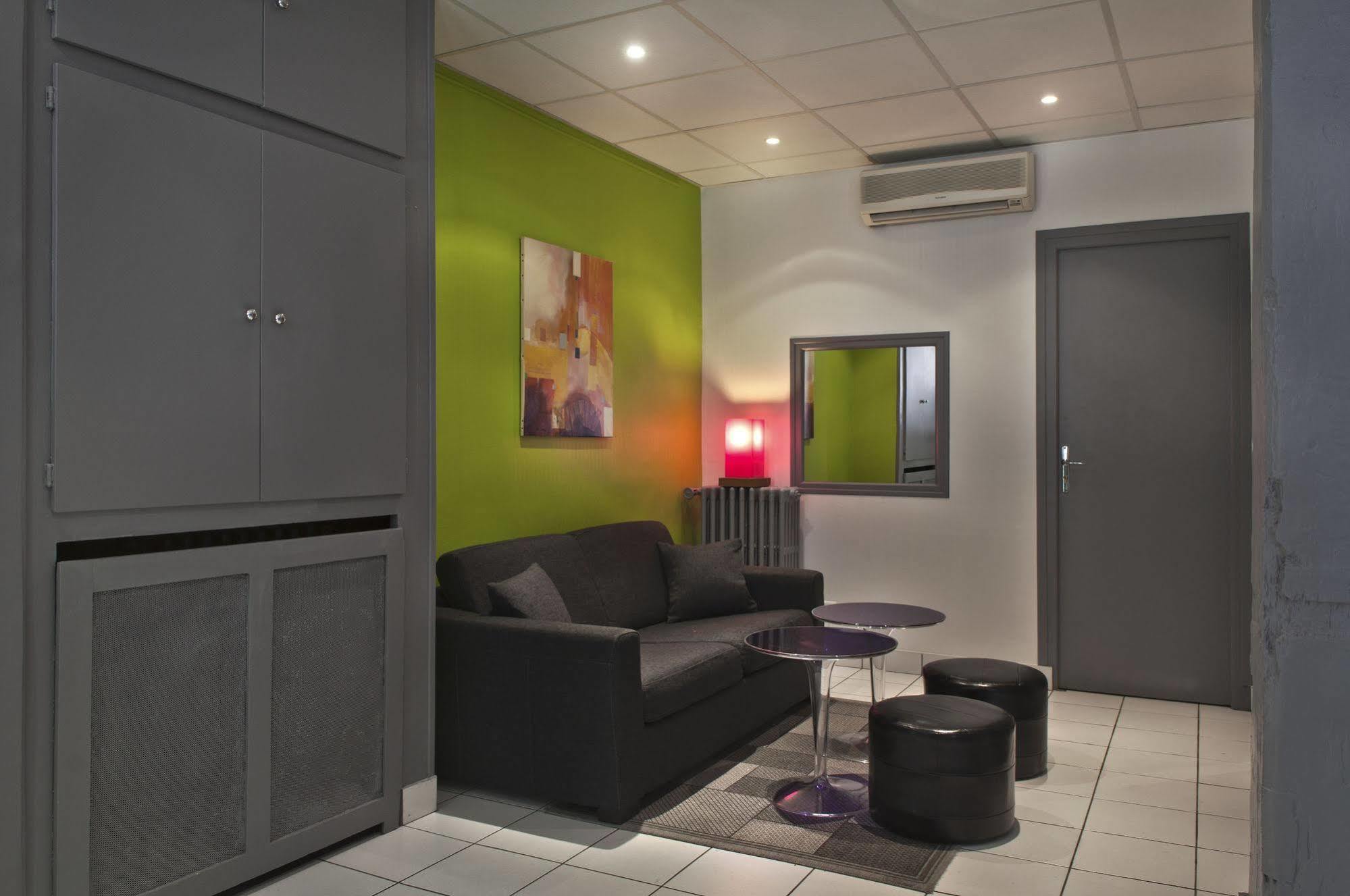 Hotel Du Commerce Paris Luaran gambar